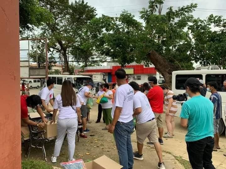 KhaProf's tweet photo. First Leg of Outreach in Marikina. Together we can rebuild the lives of the affected.
#ALIVEFoundationInAction https://t.co/Uk9zTkkIgk