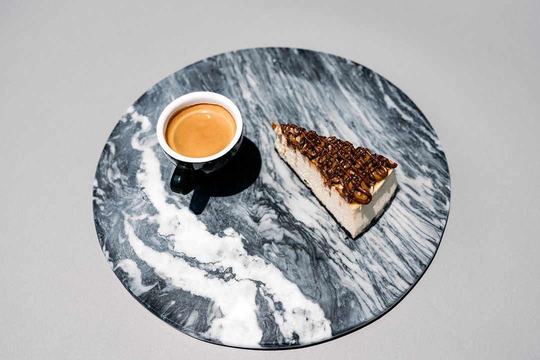PanemBakery's tweet photo. VIERNES de romper la dieta y consentirte con nuestro icónico y delicioso Cheesecake tortuga 😋 ¡Ya está de regreso! Encuéntralo en tu sucursal favorita ❤️ perfecto para acompañar con un espresso doble ó café americano. 

Recuerda que también puedes hacer tu pedido p https://t.co/fuIinXaluy
