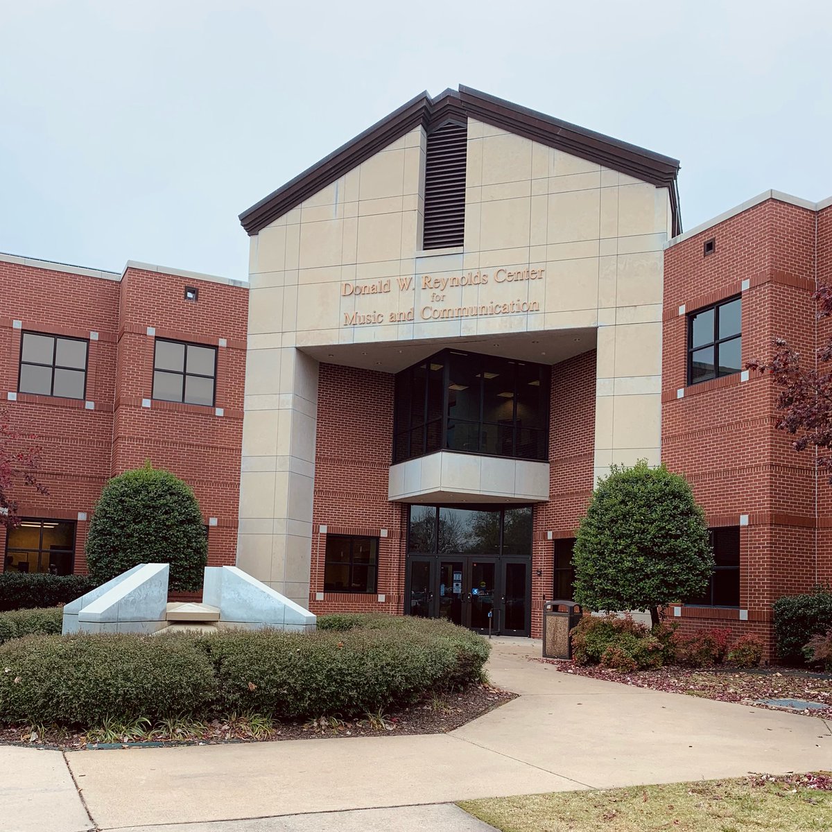 HUCommDept's tweet photo. Our time on campus this semester is coming to a close. As you head to your homes, we pray for safe travels and restful time with family. We look forward to seeing you virtually after Thanksgiving and coming together again in person in January. https://t.co/sx5ZuvWzGv