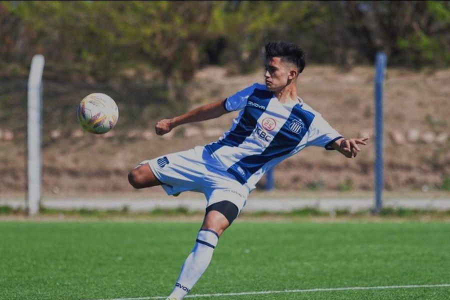 ⚽ Talleres cede a Colo Colo a Pablo Solari, su “proyecto más importante” https://t.co/vyx9nqIy3g https://t.co/pyGRSIx2RM