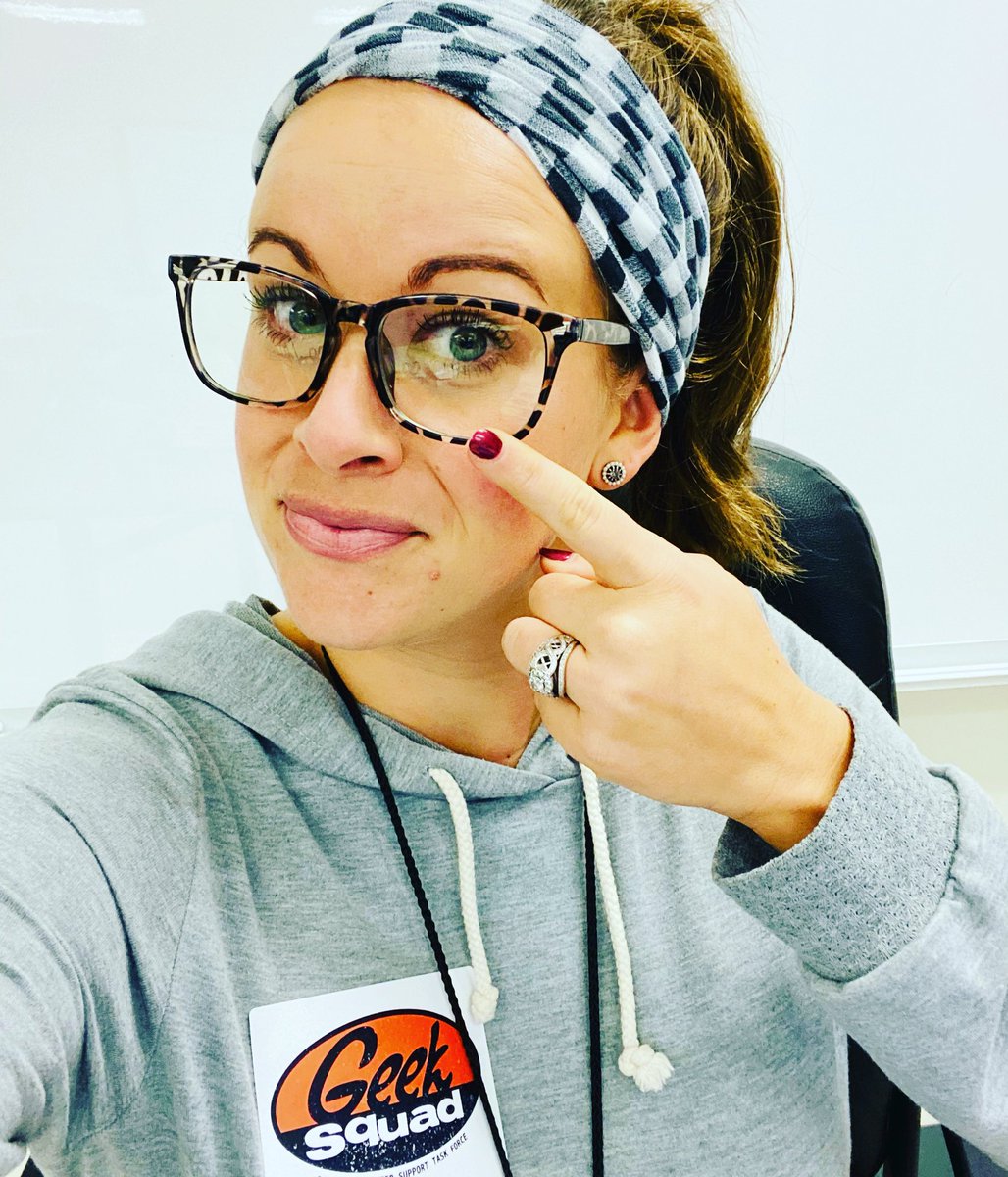 jennaurish's tweet photo. Geek Squad status over here—prep for MAC185’s virtual learning is in full swing! #mac185 #bomberpride 🧡🖤 https://t.co/ImBGhw8VPy