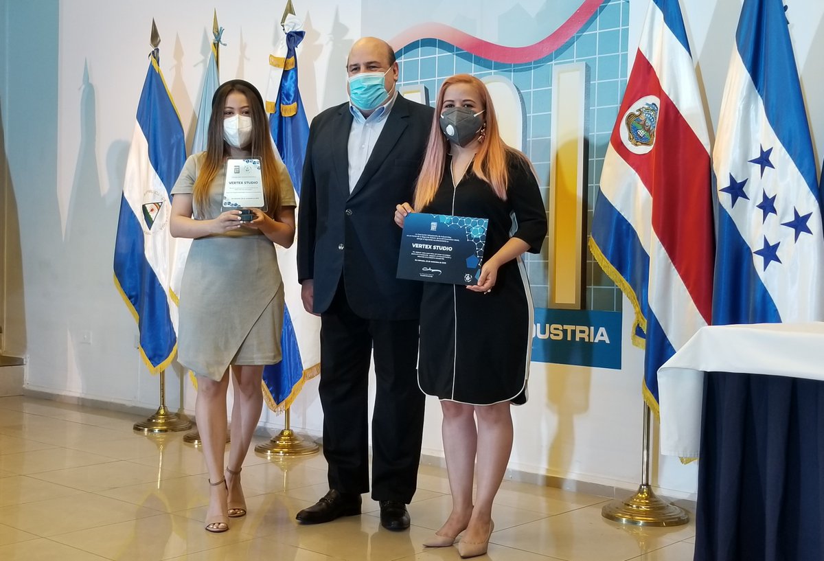 asielsalvador's tweet photo. @asielsalvador entregó un reconocimiento a su empresa socia @studio_vertex, por su valioso aporte al sector tecnológico salvadoreño y al desarrollo de la Industria de nuestro país. Reciben el reconocimiento: @ilianabenitez1 e @IngridBenitezD, en el marco de #ASIInnovationWeek2020 https://t.co/2RHq0nsQDC