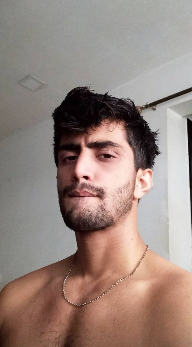 indiangaysnaps's tweet photo. The jawline that can make anyone's pants drop. https://t.co/oZIOeQQWeh