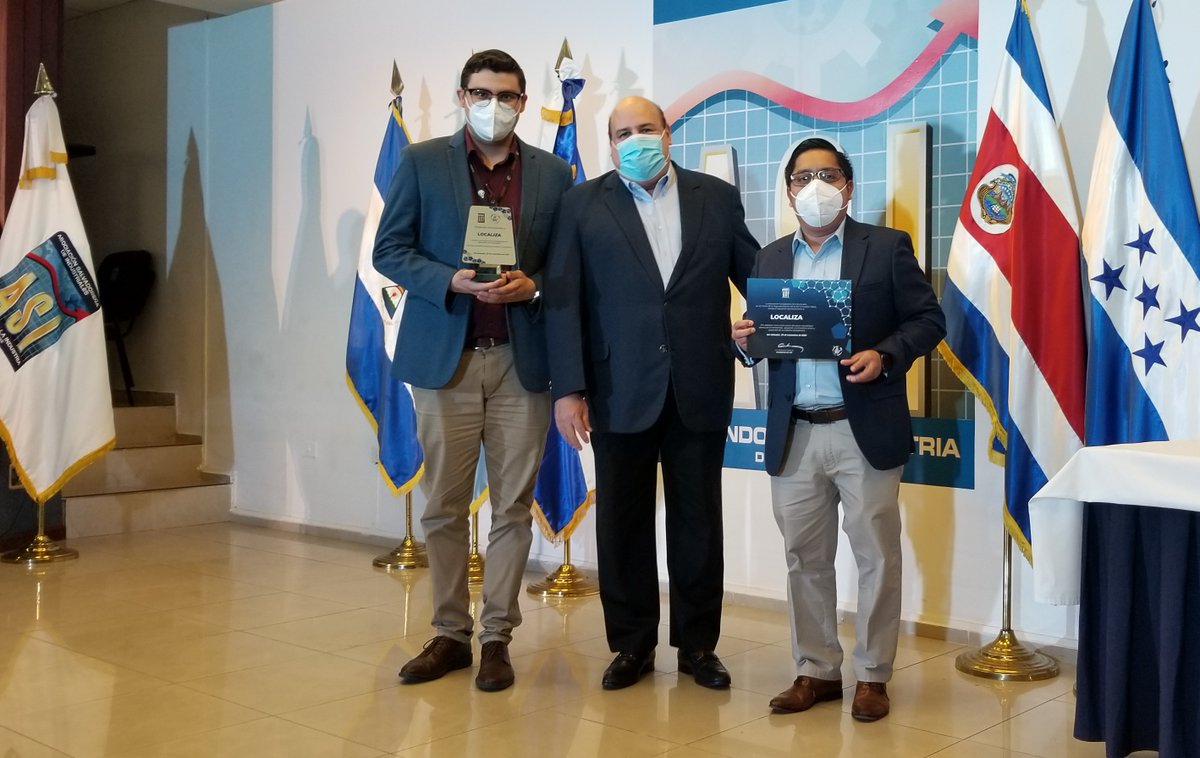 asielsalvador's tweet photo. En el marco de #ASIInnovationWeek2020, entregamos un reconocimiento a nuestra empresa socia #LOCALIZA por destacar en el sector tecnológico y apoyar el desarrollo de la Industria Salvadoreña. Reciben por la empresa, Óscar Pérez y Víctor Monzón. #Innovación #ElSalvador https://t.co/sju9w2jXL6