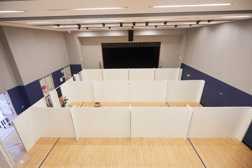 EverBlock's tweet photo. #EverPanel modular walls allow schools to transform gymnasiums into class-ready rooms for added social distancing without any tools, simply snap Panels together using our proprietary connection systems.
#schoolpartitions #schooldividers #classroompartitions #classroomdividers https://t.co/nk7wEmE8se
