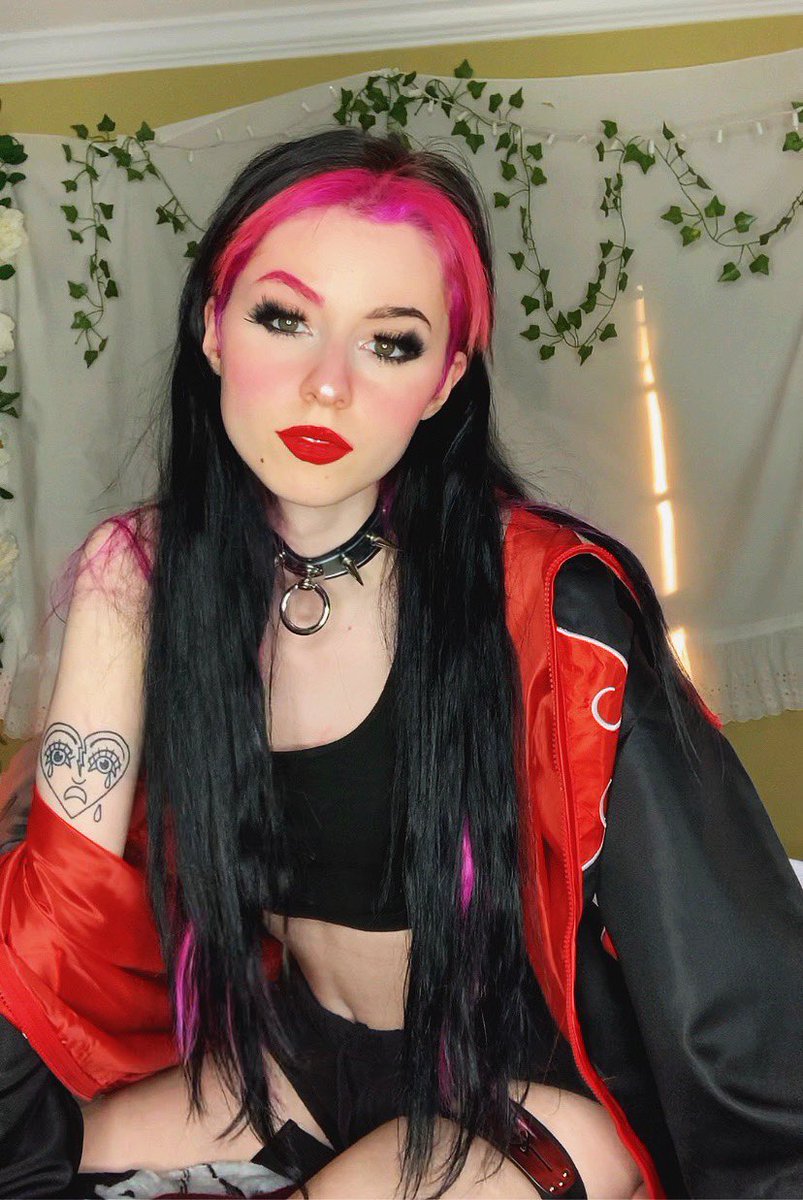 HickeyShamer's tweet photo. Pussy like a wild fox looking for a sasuke https://t.co/bjThLdnxfN