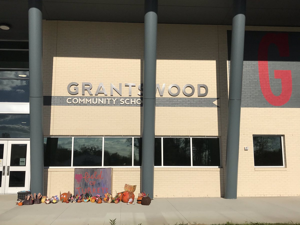 Merris79's tweet image. Thankful for our school! @grantswoodcs field of Turkeys. #jefcoedstrongertogether