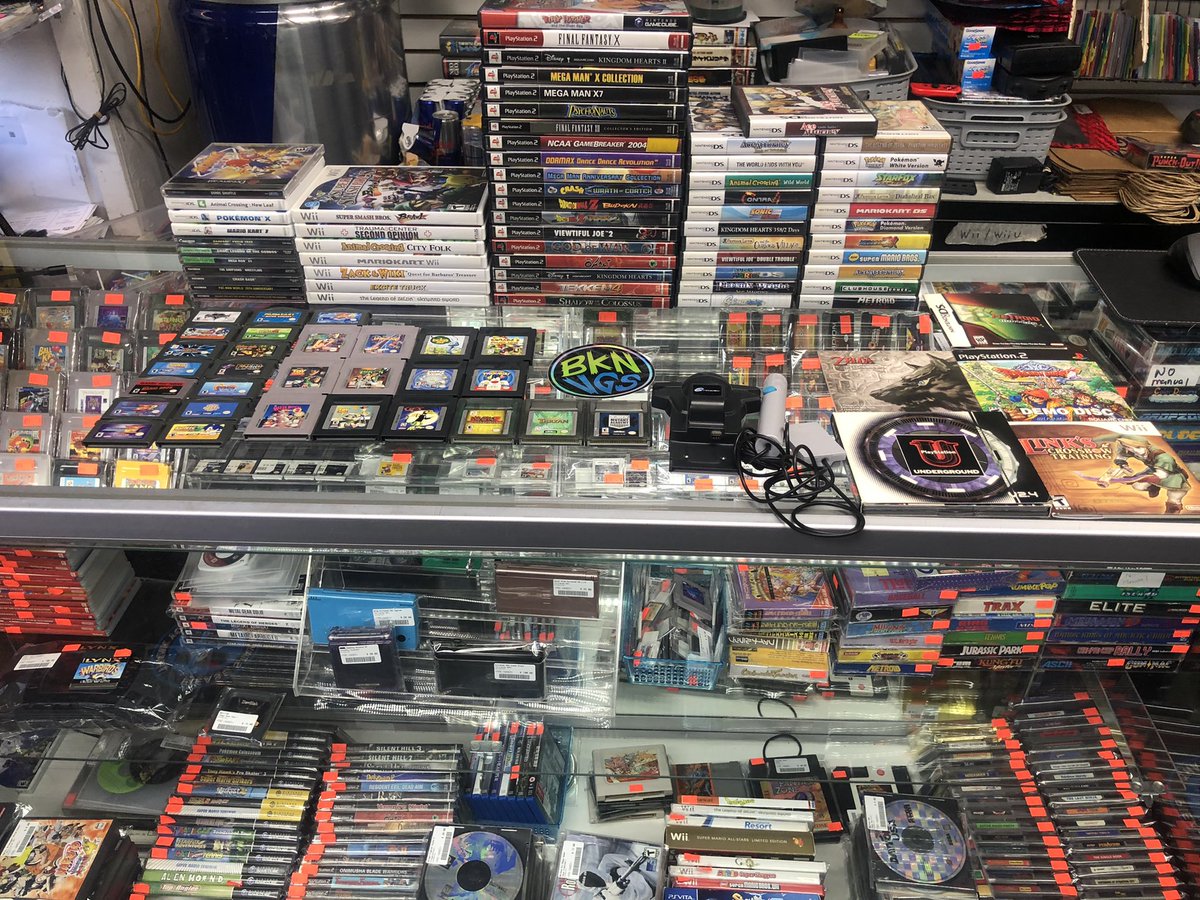 bklynvideogames's tweet photo. Another small lot trades-in. Make sure to email us @ brooklynvideogames@gmail.com to set up a appointment, for any collection. #gba #ps1 #3ds #drramcast #wii #ps2 #ds #gb #gbc and more. #retroshop #nyc #brooklynvideogames https://t.co/8fbiPN9A34