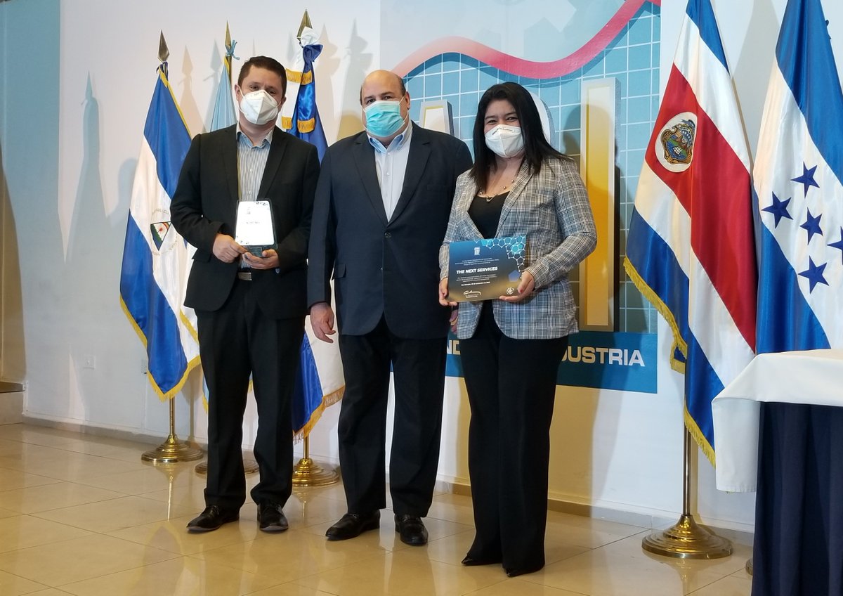 asielsalvador's tweet photo. @asielsalvador entregó un reconocimiento a su empresa socia @TheNextServices por su valioso aporte el sector tecnológico y al desarrollo de la industria salvadoreña. Reciben el reconocimiento Iris Palma de Rojas y Alexis Rojas, fundadores. @irispalma11 #ASIInnovationWeek2020 https://t.co/wKafHosCGK