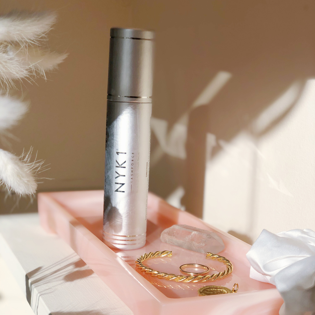 NYK1Secrets's tweet photo. Our lash and brow growth serum is the perfect present to unwrap this Christmas. Treat a loved one (and yourself!), by giving the gift of bushier brows and fuller lashes π
πhttps://t.co/D9JMzHB21e
#christmasgift #lashgrowth #lashforce https://t.co/bEiMd5CZzN