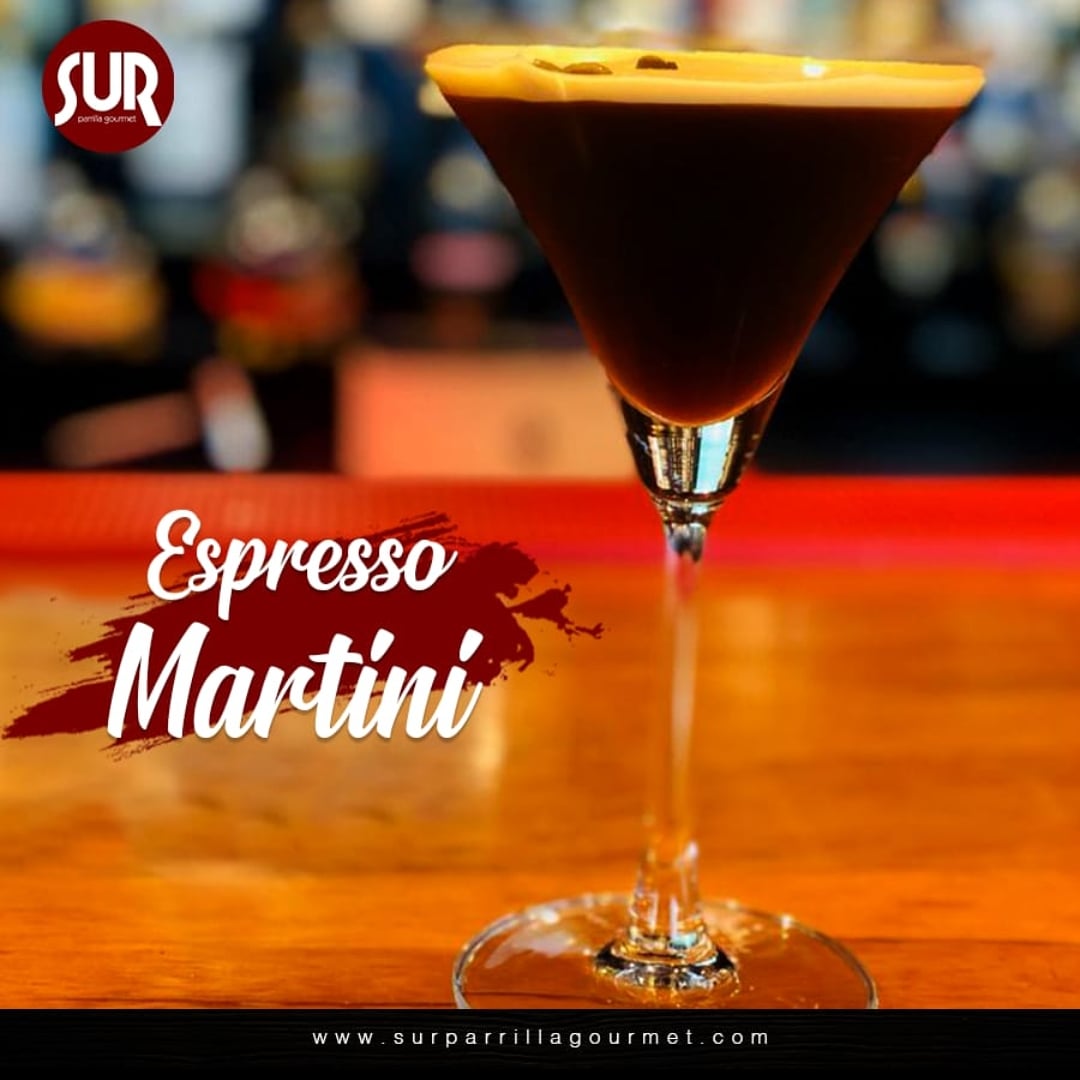 RestauranteSur's tweet photo. Empieza tu fin de semana con un experiencia única llena de emociones. 
Te presentamos uno de los cocktails más solicitados en @surparrilla 🍸
Espresso Martini
Con su toque especial de café con vodka, perfecto para deleitarte este viernes.
Te esperamos!!
🌎 https://t.co/dLH6VsSWyP https://t.co/pXLZR7U4Yy