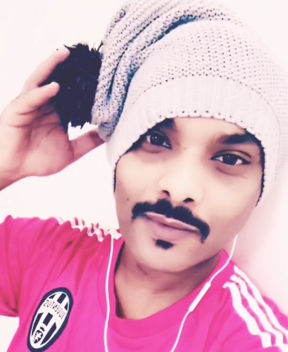 apody_1987's tweet photo. حمدالله رجع حسابي 🎉
وشكرا�� لكل من ساعدني وسأل عني بغيابي
وحشتوني حبايبي خصوصاً فانز الذهبية أحبكم

#باك ♥️🎵🎉 https://t.co/qsaFP5WKcT