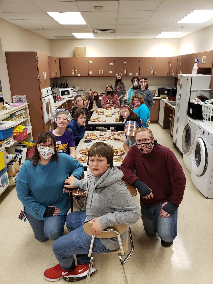 JStrom182's tweet photo. Thank you to Mrs.Anderson’s class for the Thanksgiving meal! What a feast! https://t.co/E2szZwMc6l