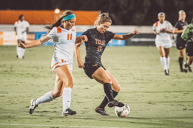TexasSoccer's tweet photo. HAPPY BIRTHDAY to our newly married Texas-Ex @kes__17! Hope you have a great one Kelsey! 🤘🎂 https://t.co/nPv5pGTRL2