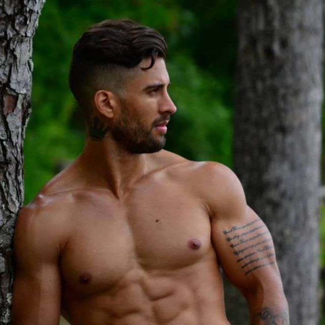 Bello mi 
<a href="/LariLarino/">Jose larino lari</a>
 mi ídolo único en todo lo que hace dedicado e inspirador síganlo en su cuenta de instagram  instagram.com/larinolari/!!