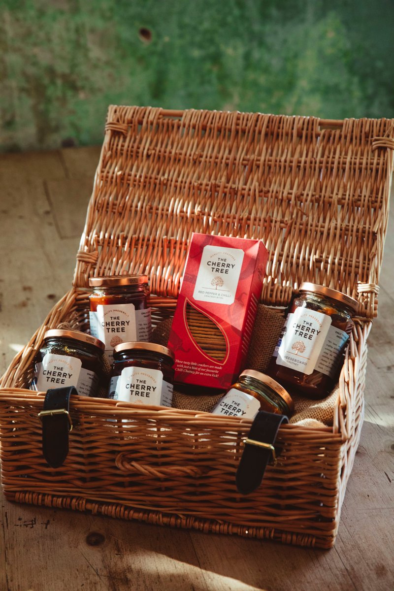 CTPreserves's tweet photo. A basket of treats, yes please 🙌 #FreebieFriday

Simply retweet and follow for a chance to get your hands on a selection of our chutneys, preserves and crackers! Perfect for those stocking fillers 🎄

ENDS 31.11.20 Ts&amp;Cs apply. https://t.co/NYOEKijUhr