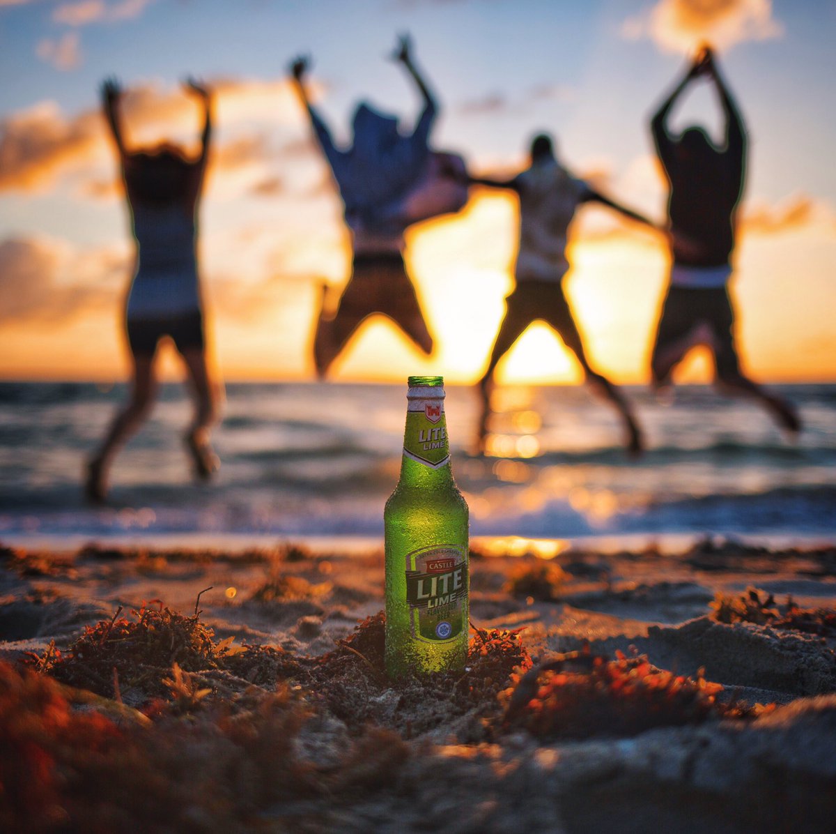 bosibori_Ke's tweet photo. Nice sunsets with cold beer
Sounds like something on my bucket list at the beach π
#MadeOfExtraCold https://t.co/FfZ73YbCbD