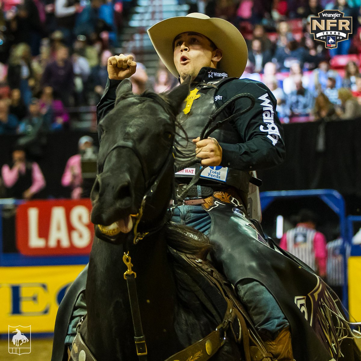 PRCA_ProRodeo's tweet photo. Bull rider @DaySwearingen1's first go-round win was a record-setting 92 points for Round 5 at the 2019 NFR! ➡️ https://t.co/HOhYC2BoFe https://t.co/iLsTebCLA2