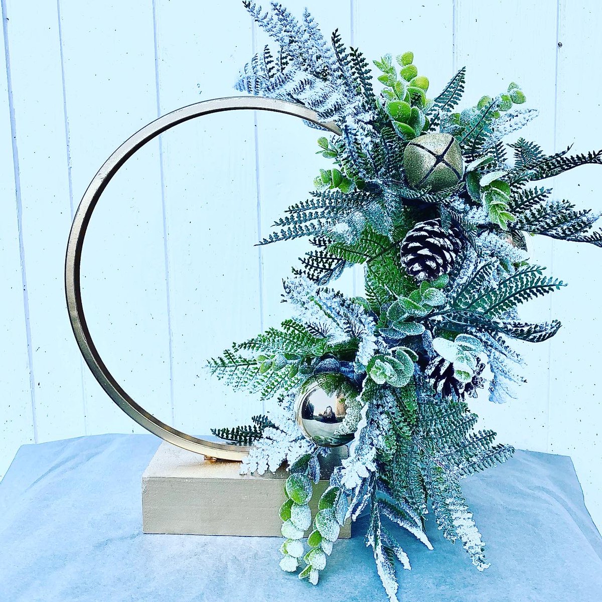 HighPeakFlowers's tweet photo. We have been busy getting a few ideas ready for Christmas!Here is one of our creations.Perfect for a contemporary table centre or as a decoration for your home. It is made using faux foliage and is £35 #florist #christmas #decoration #floraldesign #tablecentre #newmills #highpeak https://t.co/3ZeWm94we0