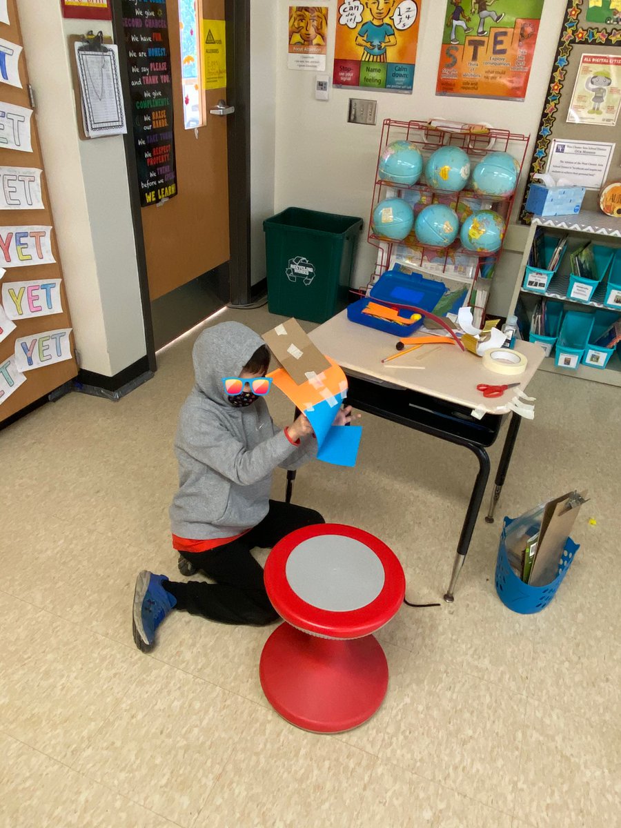 ASeagravesHahn's tweet photo. Future #imagineers hard at work designing their own 3D @Disney theme park with a mystery box of supplies 😬🎉 #STEAM #designchallenge #designthinkimg #SHoM https://t.co/wdEHFuNP7P