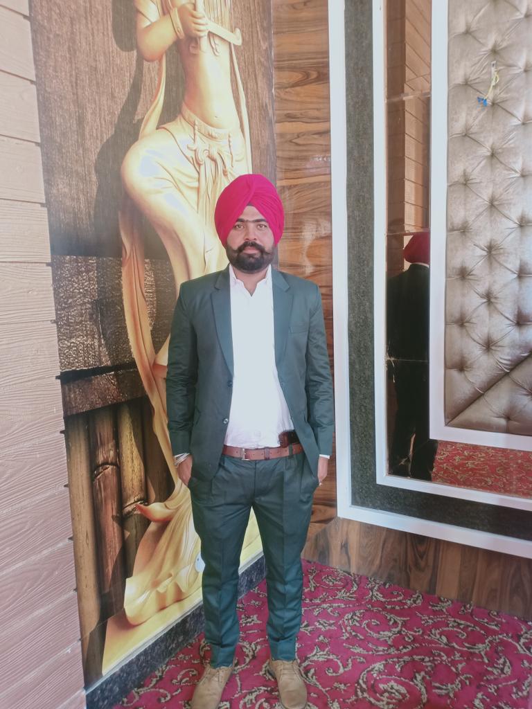 Jagdeepkhehra98's tweet photo. @ਹੱਡ-ਬੀਤੀ ਤੋਂ ਹੀ ਬਣਦੇ ਕਿੱਸੇ ਨੇ ਤੇ ਕਿੱਸਿਆਂ ਤੋਂ ਕਹਾਣੀਆਂ,
ਲਿੱਖ ਕੇ ਸਰ ਜਾਂਦਾ ਪਰ ਬਹੁਤੀਆਂ ਔਖੀਆਂ ਨੇ ਸਣਾਉਣੀਆਂ♠️🦅 https://t.co/bmBYWQKh9S