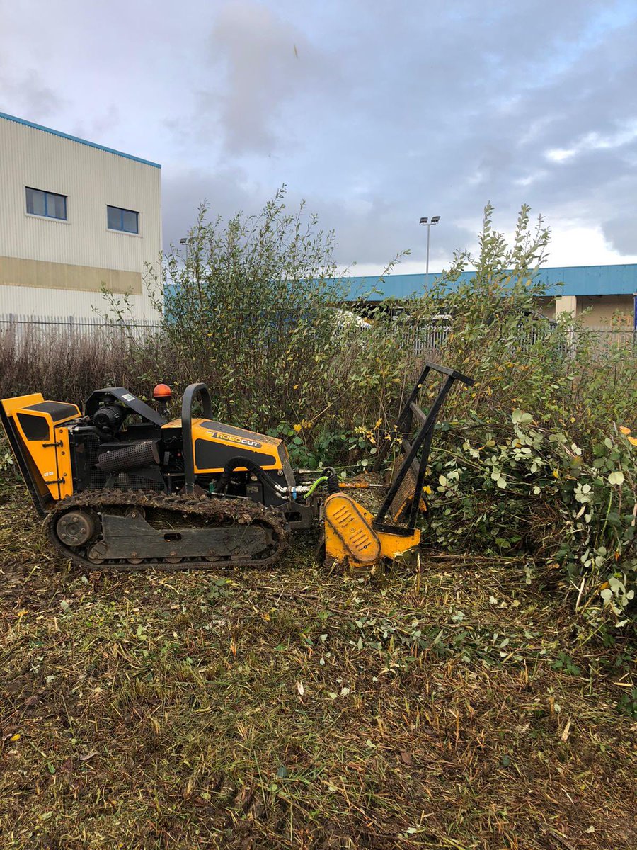 hmpriceltd's tweet photo. Site clearance completed in Bridgend this week using our Mcconnel robocut  #siteclearance  #mcconnel  #robocut  #flail @McConnelPower https://t.co/12yIjPPNvo