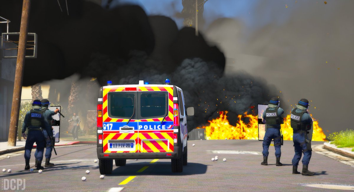 #Thread #1jour1service 
La compagnie départementale et d'intervention (CDI) est spécialisée dans le maintien et le rétablissement de l'ordre avec un équipement bien spécifique.
 
#SimulationOpérationnelle #Simulation #SimulationGame #SeriousGame #GTAV #CDI
<a href="/StudiosDCPJ/">STUDIOS DCPJ 🇫🇷🇪🇺</a>