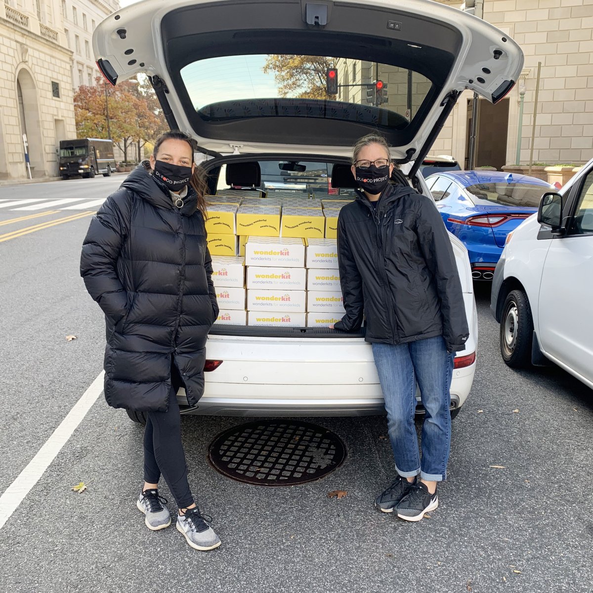 NatChildrens's tweet photo. It's #Wonderkit distribution day with partner @DCFoodProject! Thank you to everyone who cheered us on and supported our goal to share hands-on STEAM experiences with wonderkids at-risk for severe learning loss during this COVID crisis 🌟You truly made this possible 💛 https://t.co/zoZwEpbRGo