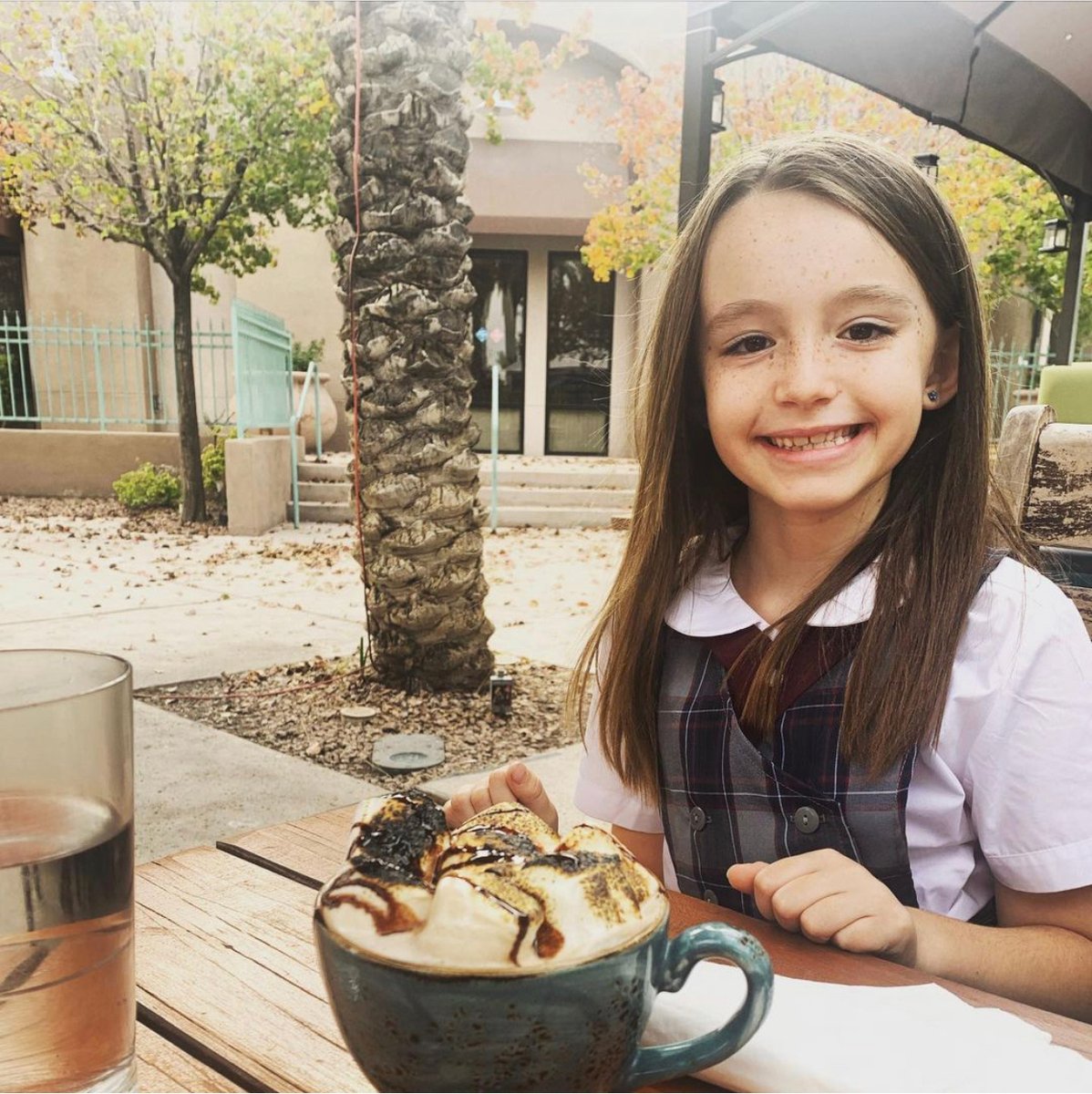 KitchentableSQ's tweet photo. Sip, sip, hooray!🎉 You made it through another week.📆 Treat the kiddos to a sweet treat and enjoy @kitchentablelv's patio weather this afternoon.☀️ https://t.co/WZkwj7wVRl