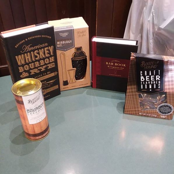BoozeCollection's tweet photo. Looking for the perfect holiday gift for that relative, neighbor, or acquaintance that's hard to shop for? Stop by Barnes &amp; Noble to pick up our sweet, boozy creations [non-alcoholic] that pair perfectly with a bar book or mixology kit! 🥃

Photo: @BNNorthtown #bncafe #boozehound https://t.co/PzntYh0Bu0
