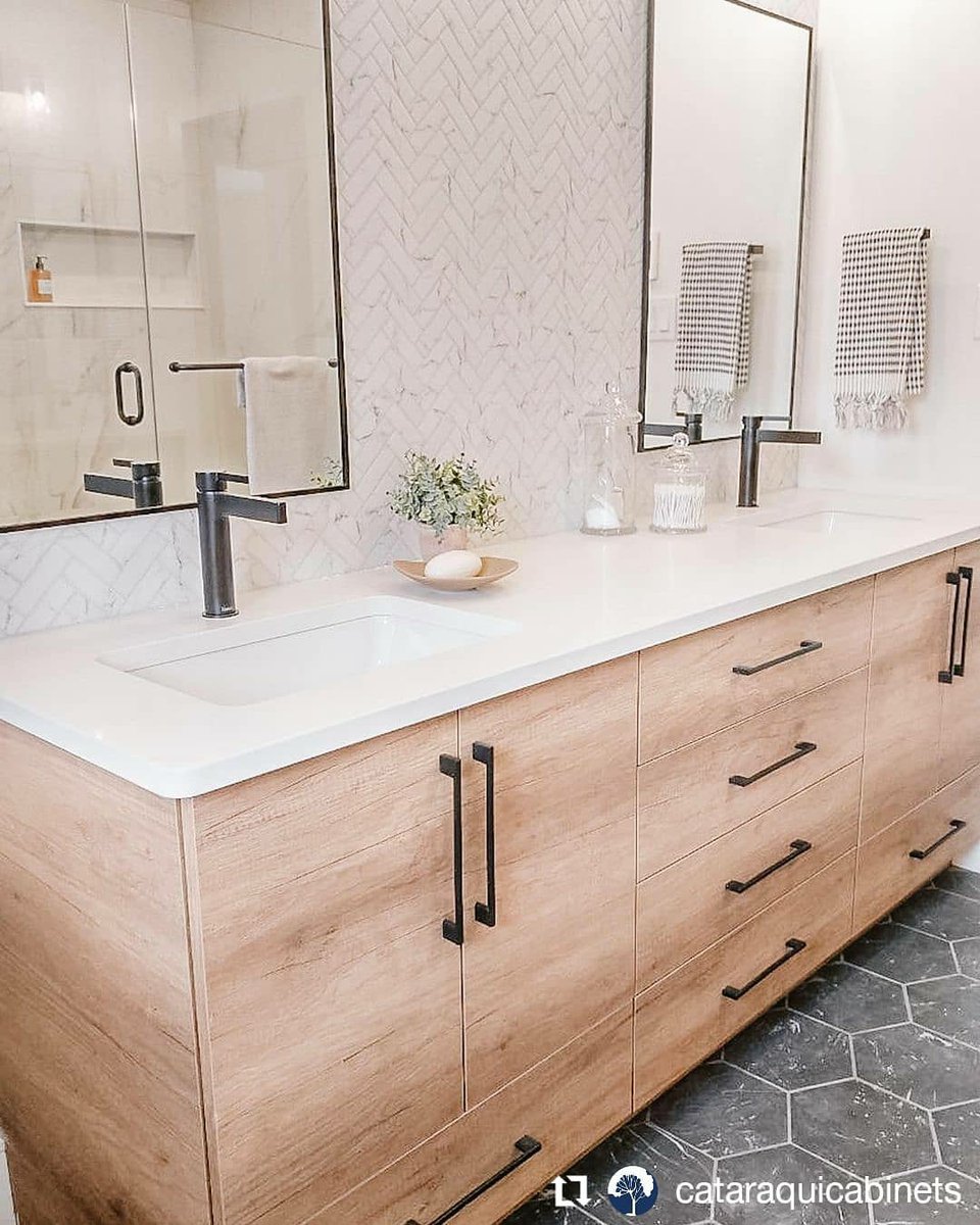 WPWoods's tweet photo. Today we're admiring this lovely vanity made from our @Cleaf_Official Sherwood finish! 🤩 Design by Cataraqui Cabinets #featurefriday #design #interiordesign #cleaf #friday #millwork #custommillwork https://t.co/bAo75BqfiW