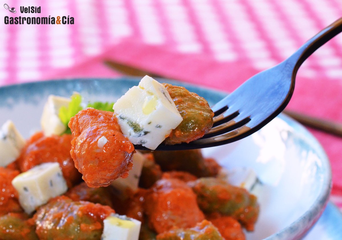 recetags's tweet photo. Ahora en el blog ❯  Ñoquis de espinacas con chistorra y queso azul, convierte una comida sencilla en un festival de sabores https://t.co/0OionFHWFM vía @Gastronomiaycia https://t.co/7dqVqhJpwm