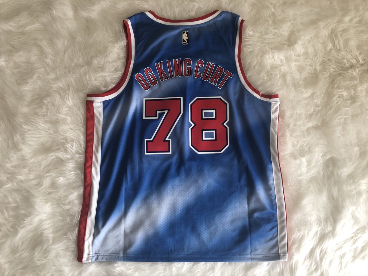 Big Shout out to <a href="/BSE_Global/">BSE Global</a> and <a href="/jtpruss/">Josh Pruss</a> for treating me nothing less than King! This gift will always remind me of the season we had. 

Thanks <a href="/choc/">choc</a> <a href="/Randomz/">Quis | 𝖎𝕭𝖆𝖑𝖑</a> @Shuttles <a href="/Wavy/">Zay</a> <a href="/PottsJackson/">Potts</a> <a href="/Chess2K/">aluvi anonymous</a> and my 🐕 @WaelAnk. It wasn’t perfect but definitely worth it!