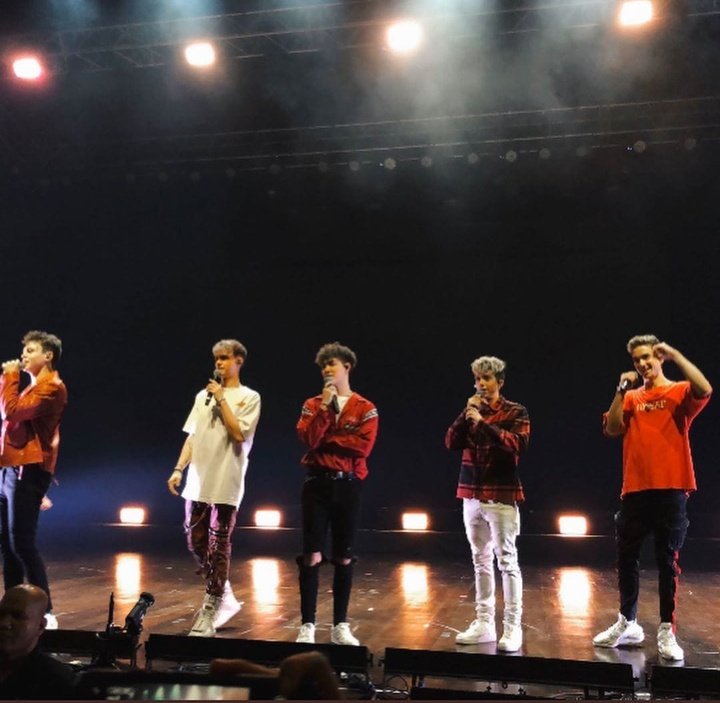 uci_mhrni's tweet photo. November 21st, 2020. Its been a year guys. Thanks to come to Jakarta and make a great concert. I cant tell you, how much love you guys. Hope youll come back to Jakarta. ILYSM💙✨ @whydontwemusic @ImZachHerron @JonahMarais @SeaveyDaniel @corbynbesson @jackaverymusic #8letterstour https://t.co/VqsJ47F5CX