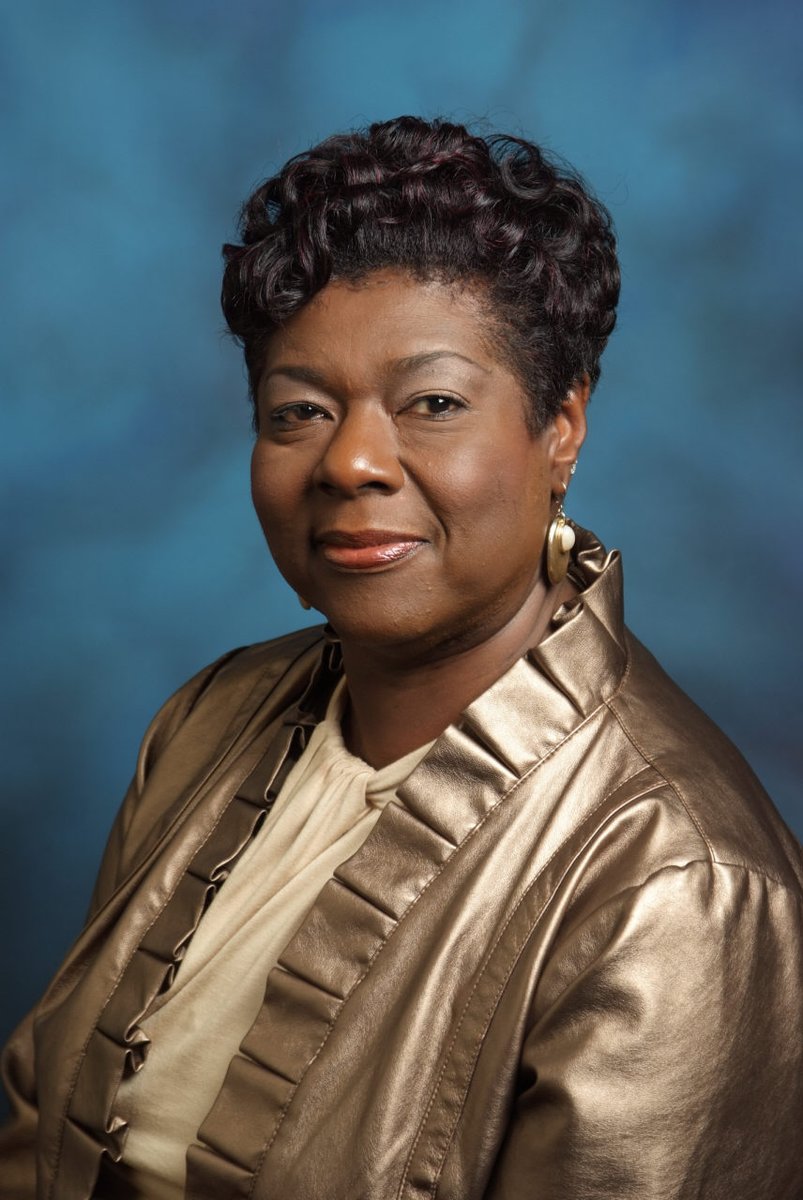 CommunitySolsED's tweet photo. Loving @OhioEnterprise naming Housing First's 13th building Harper's Pointe (for chronically homeless) in memory of the late Valeria Harper the former CEO of the @ADAMHSBoardCC who left this earth too soon https://t.co/ZkA1QyISde https://t.co/cgn8YHo6J2