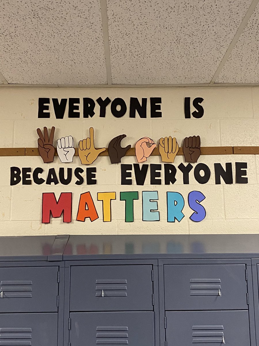 FTSD_MrT's tweet photo. Love this beautiful message walking down our 5th grade hallway today! #RiverfrontRocks #5thGradeRockstars @FTSD_ @FTSD_Riverfront https://t.co/1ZaYimuiOL