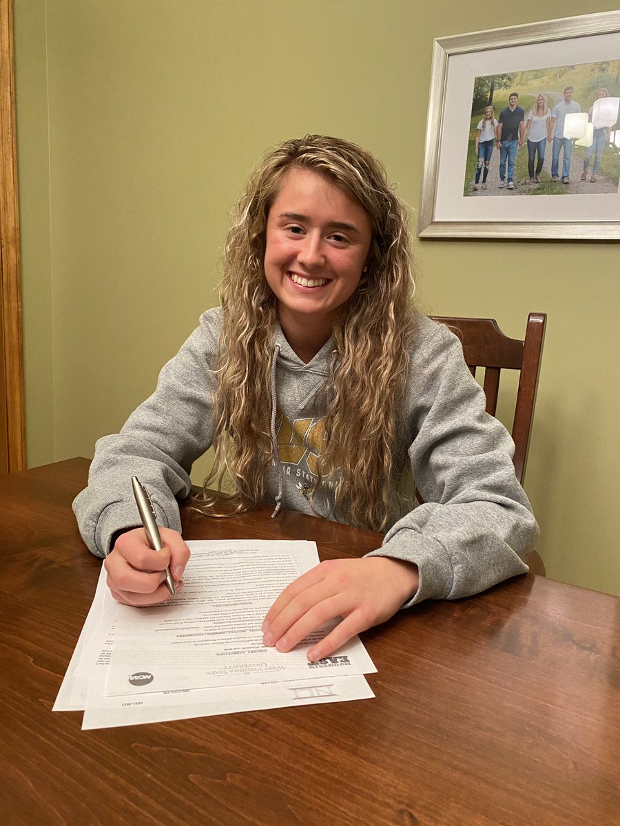 SHSvollball's tweet photo. Congratulations to @_brooklynheller for committing to West Virginia State to continue her volleyball career. We are proud of you B!  Good luck as a Yellow Jacket. 🏐 https://t.co/d32d9xJiam