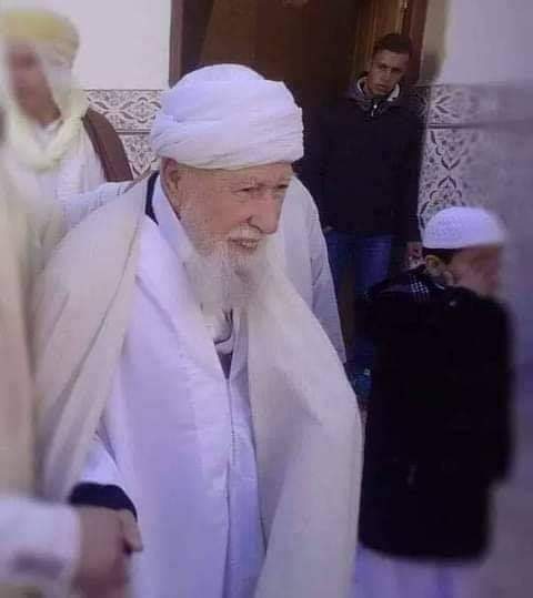 بركة الأمة الجزائرية الشيخ طاهر آيت علجت 103 سنة و مازال البركة ان شاء الله❤️