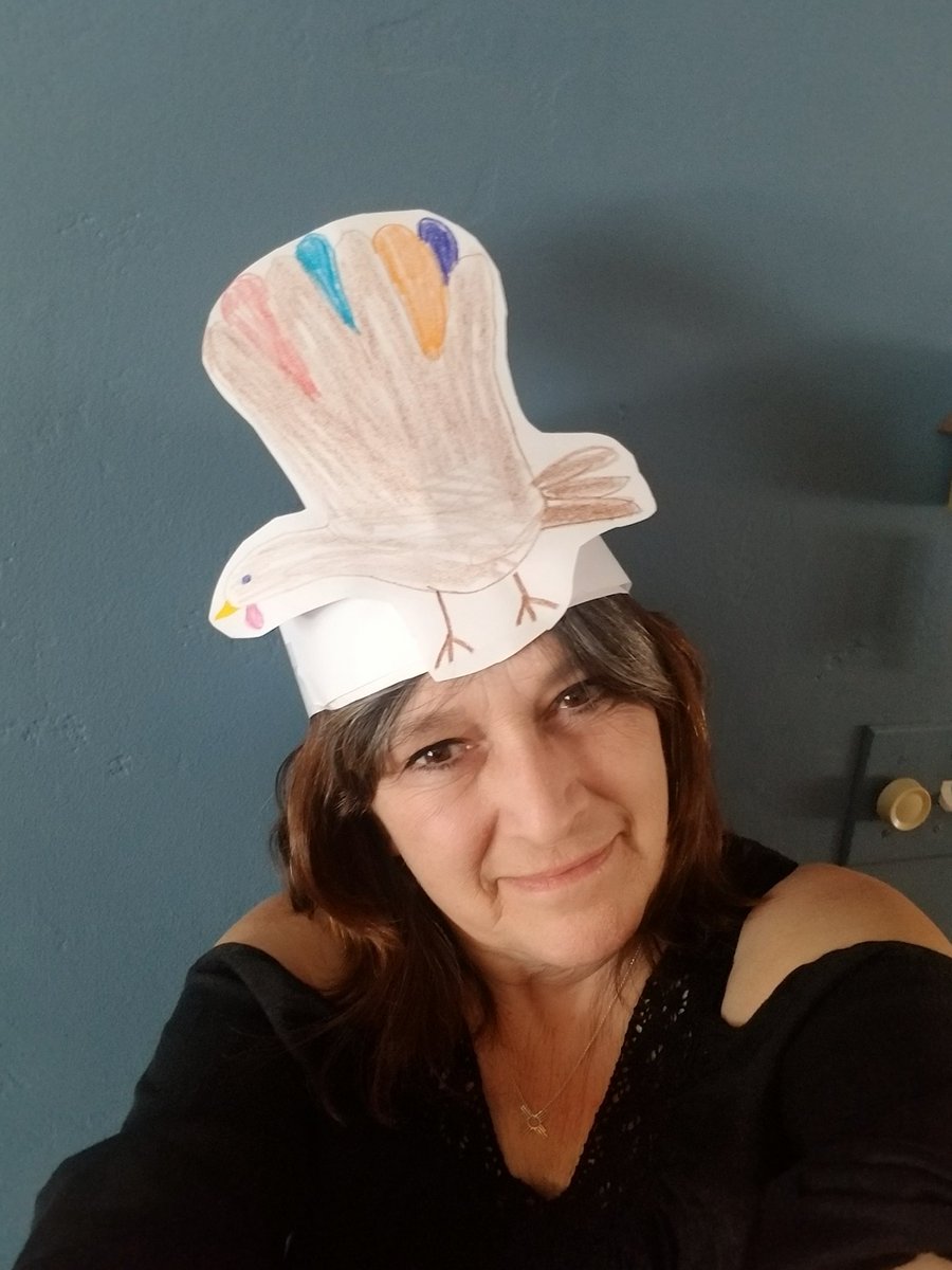 KLJARMSTRONG's tweet photo. Turkey hat day @pajaritoelem #BeCreativeInRemoteLearning Thankful for years as kinder teacher. #UsingWhatIhave #HappyThanksgiving @Zone2Assoc8 @SalazarAPSz2 https://t.co/iVmBg5Yfmz