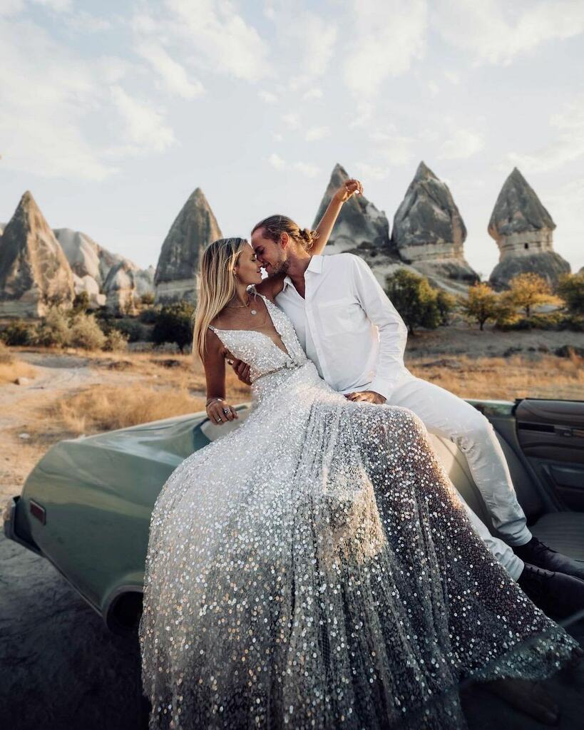 GaliaLahav's tweet photo. LOVERS IN STYLE // This shot of @sydneyandavis in our #G_403 is everything 🙌🏼 #GaliaLahav #GLGala https://t.co/boQZP0Wrv8 https://t.co/WFGztjJxZf