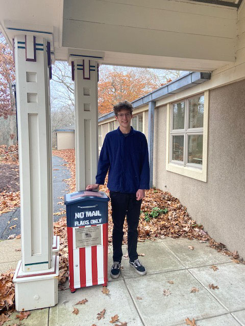 MadisonCT06443's tweet photo. Henry Wilson, a Life Scout with Boy Scout Troop 490 Madison has placed a flag drop box at the Madison Town Hall, the North Madison Fire Station and the VFW Post. https://t.co/sjhEVwa0nm https://t.co/Mtyxvjq7E6