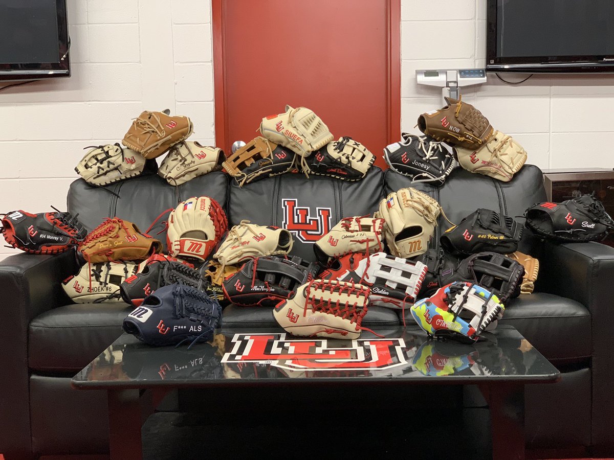 HunterDoucet's tweet photo. @MarucciSports always takes care of the Cards! Glove day today! #WeAreLU

@Lamar_Baseball | @justincryer https://t.co/Xg5s699e42