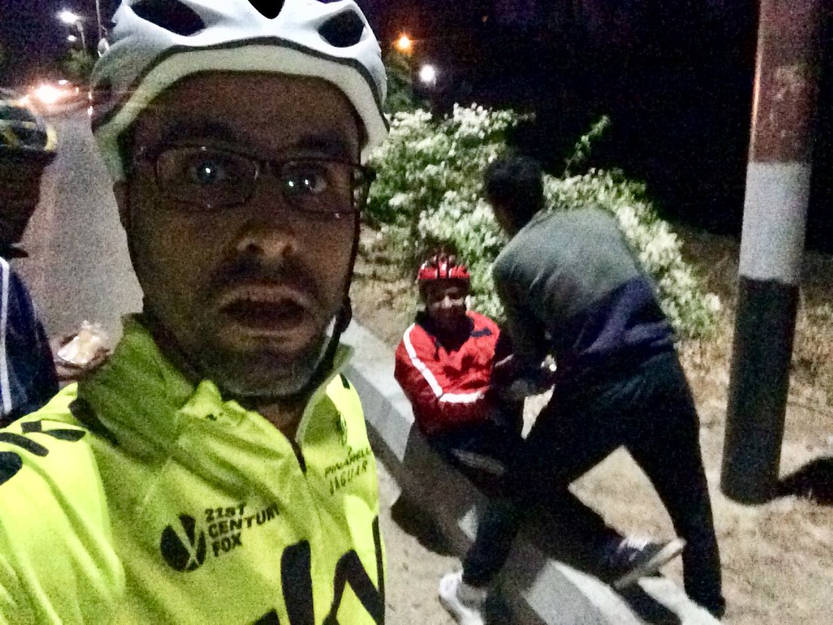 MidooDj's tweet photo. حوالي 80 كيلو متر في تمرينة (الجمعة) 💪
المسار: طريق قنا الأقصر الزراعي (محور قوص الجديد) 🚴‍♂️
دي أطول مسافة نعملها هذا العام مع بداية الشتاء 🥳
اتخرمت مننا عجلة كابتن وفي أقل من ٥ دقايق حلينا المشكلة، وفي آخر التمرين كابتن جاله شدّ عضلي، وحلينا المشكلة ☺️ https://t.co/OMW1DLB3dZ