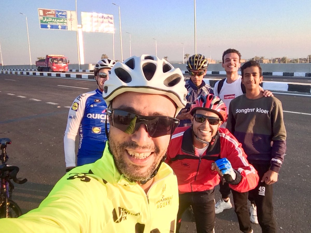 MidooDj's tweet photo. حوالي 80 كيلو متر في تمرينة (الجمعة) 💪
المسار: طريق قنا الأقصر الزراعي (محور قوص الجديد) 🚴‍♂️
دي أطول مسافة نعملها هذا العام مع بداية الشتاء 🥳
اتخرمت مننا عجلة كابتن وفي أقل من ٥ دقايق حلينا المشكلة، وفي آخر التمرين كابتن جاله شدّ عضلي، وحلينا المشكلة ☺️ https://t.co/OMW1DLB3dZ