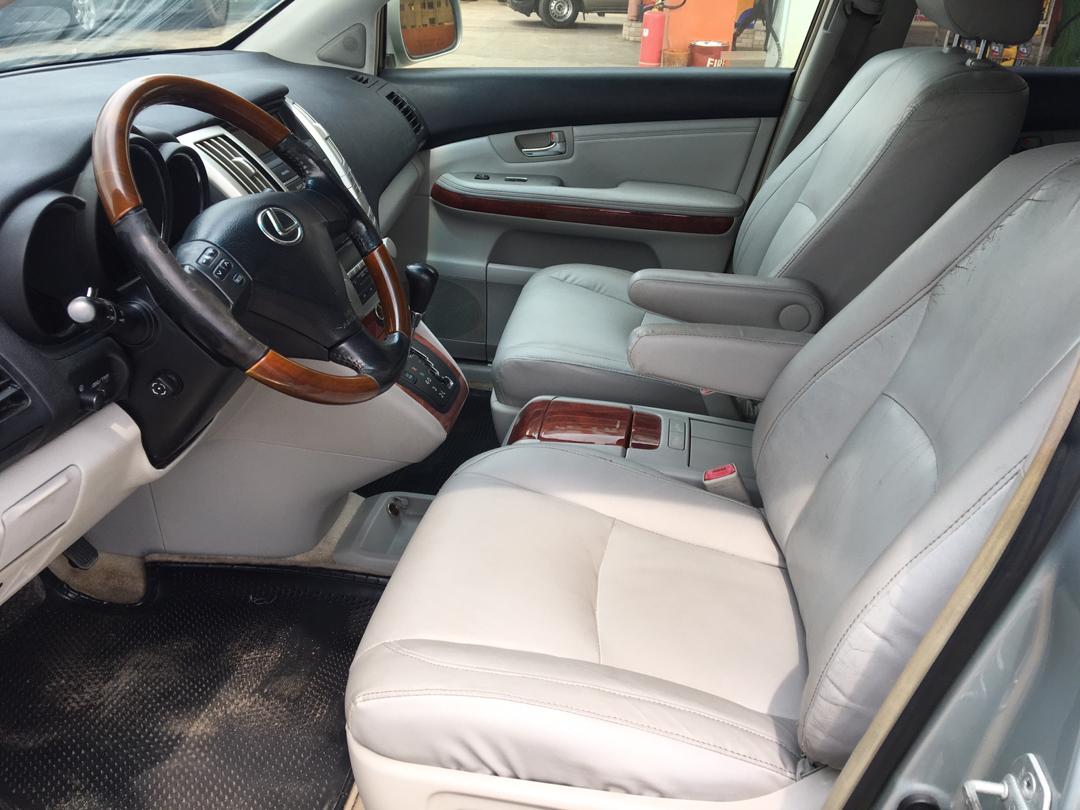 EkemodeV's tweet photo. 2006 Lexus RX 330

3.8m

Tokunbo 

Omole estate, Lagos state 

07050756490 or 08030471904, DM is also open 

#peterandpaul #gbtwitter https://t.co/EZ4dDayU8O