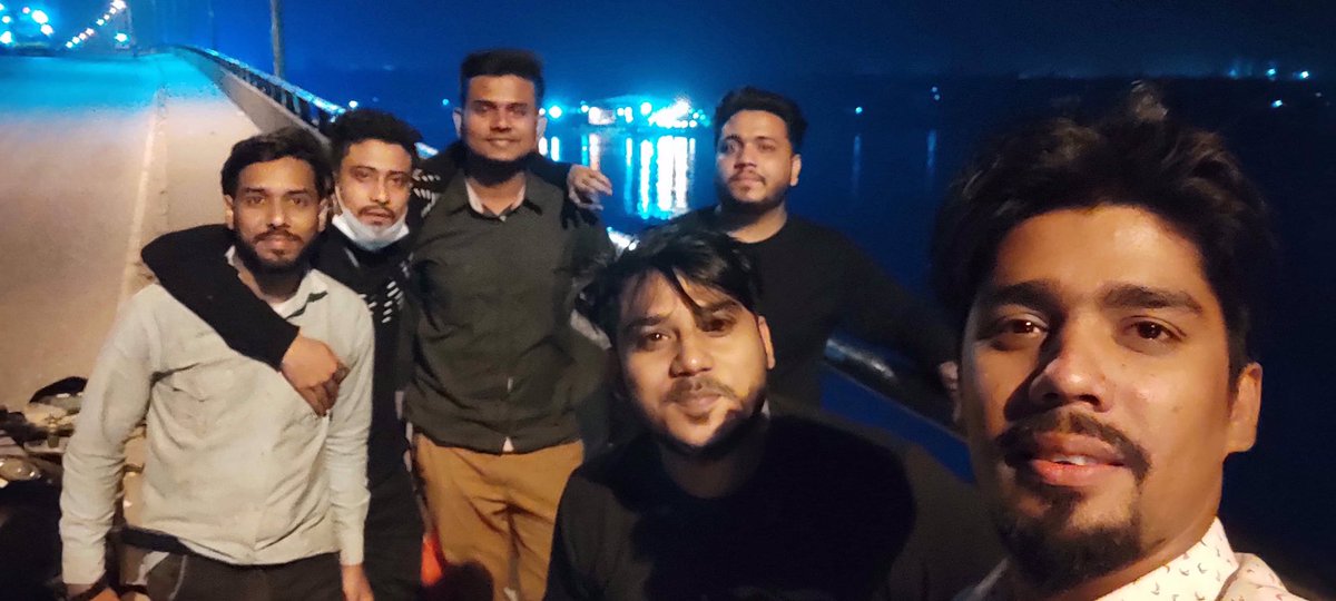 jhmanik7's tweet photo. Late night Bike 🏍 ride https://t.co/Dn23mYYbHr