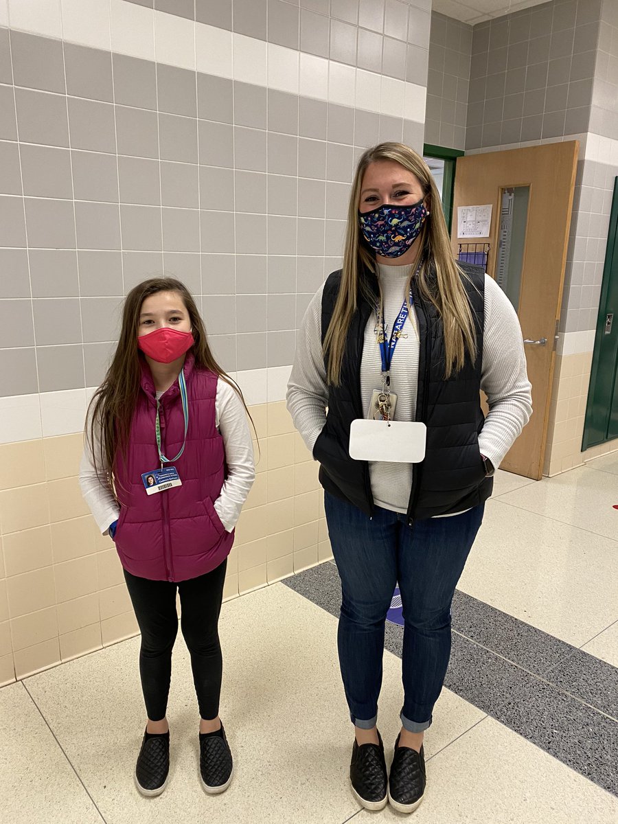 _missmorrison's tweet photo. today’s spirit week theme was to dress as someone you’re thankful for...&amp; wouldn’t ya know this little lady dressed as me! i’d say she was pretty accurate too! today &amp; every day i am so thankful for my students who keep me smiling even behind a mask💙 https://t.co/5SscVlpZ0j