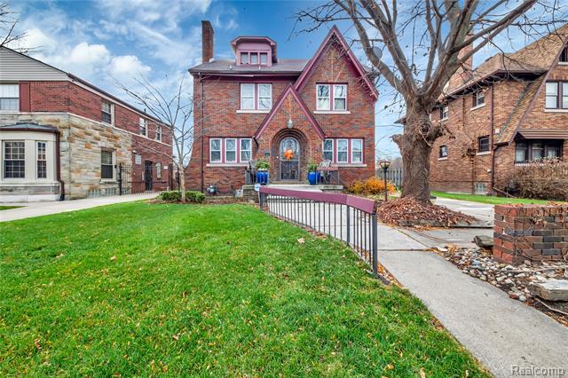 Amin_Realty's tweet photo. Just listed by Milton Buford in #Detroit #MI. 19171 Lancashire Street Street! Please retweet!  https://t.co/1fDmvcffug https://t.co/I7UUKo8acm