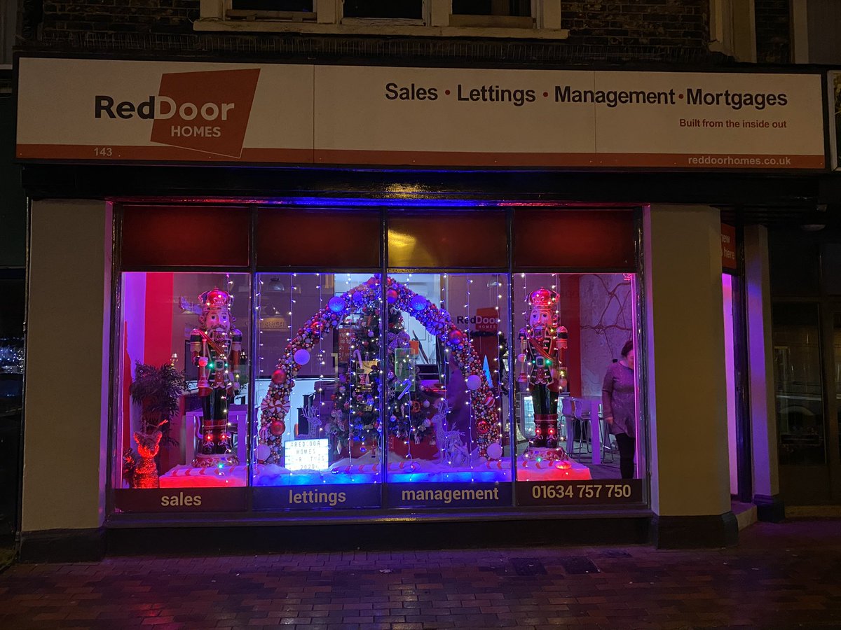 andrewwicking's tweet photo. @reddoor_homes  xmas window looks awesome this yeah. https://t.co/x424SQAjyO