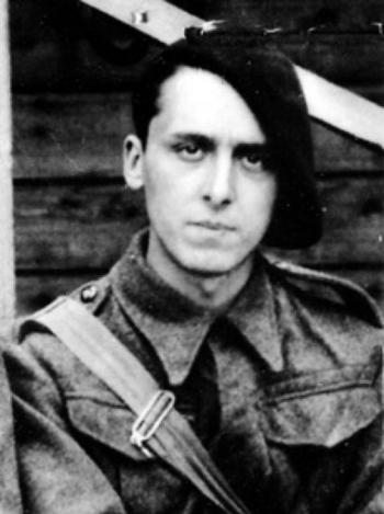 1/8 On apprend la mort de Daniel Cordier, qui fut, dans la clandestinité, le secrétaire de Jean Moulin. Centenaire (il était né le 10 août 2020), il a eu une vie que l’on peut qualifier d’exceptionnelle.Né dans la bourgeoisie catholique et monarchiste de Bordeaux, Cordier….